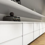 B011 Alter render van dressoir en wandplank in slaapkamer in decoratief plaatmateriaal wit eiken decor