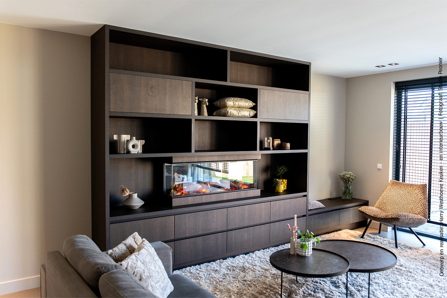 Wandkast met haard in decoratief plaatmateriaal in houtstructuur S003 Spessart
