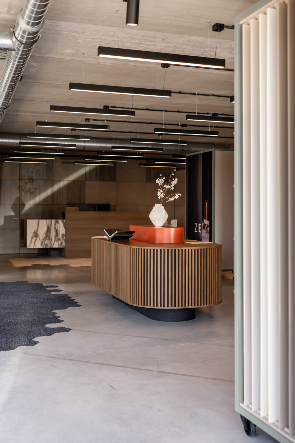 Afbeelding van de balie in de DecoLegno showroom in Kampenhout, Belgie
