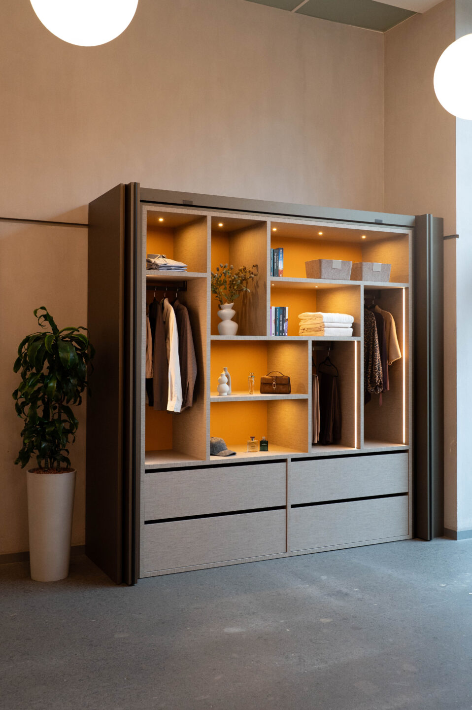 DecoLegno x Van Hoecke – Waar mooi materiaal en slimme beweging elkaar versterken