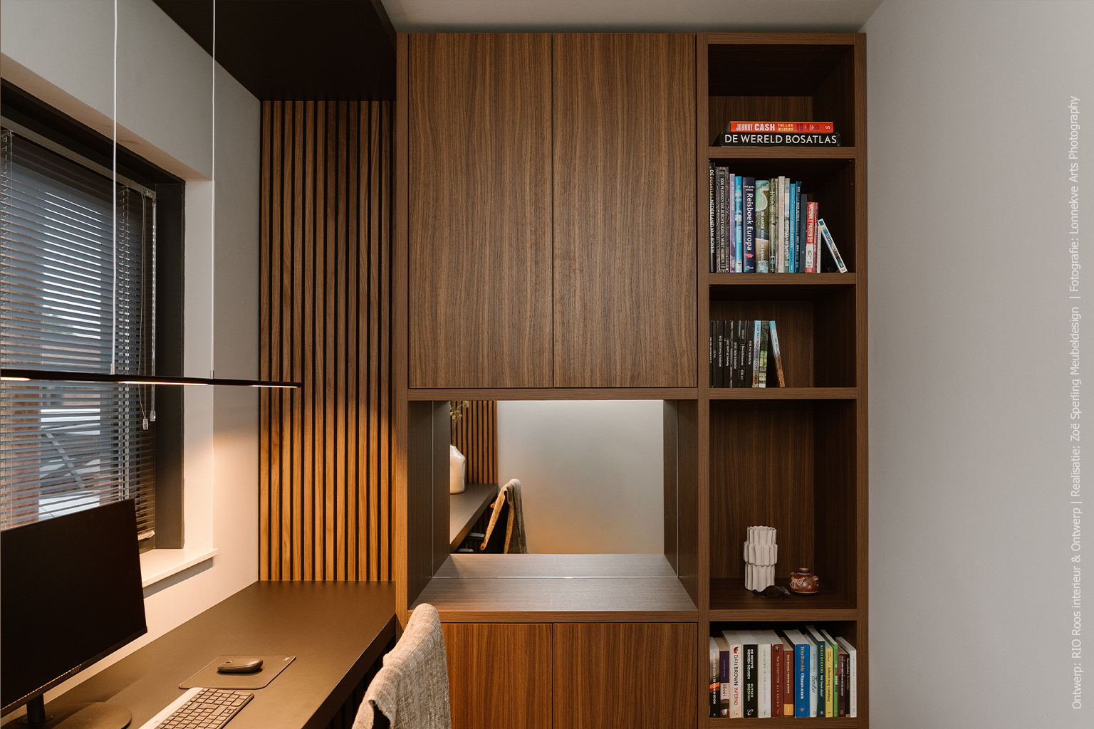 Mid-century warmte in maatwerk interieur dankzij walnootdecor