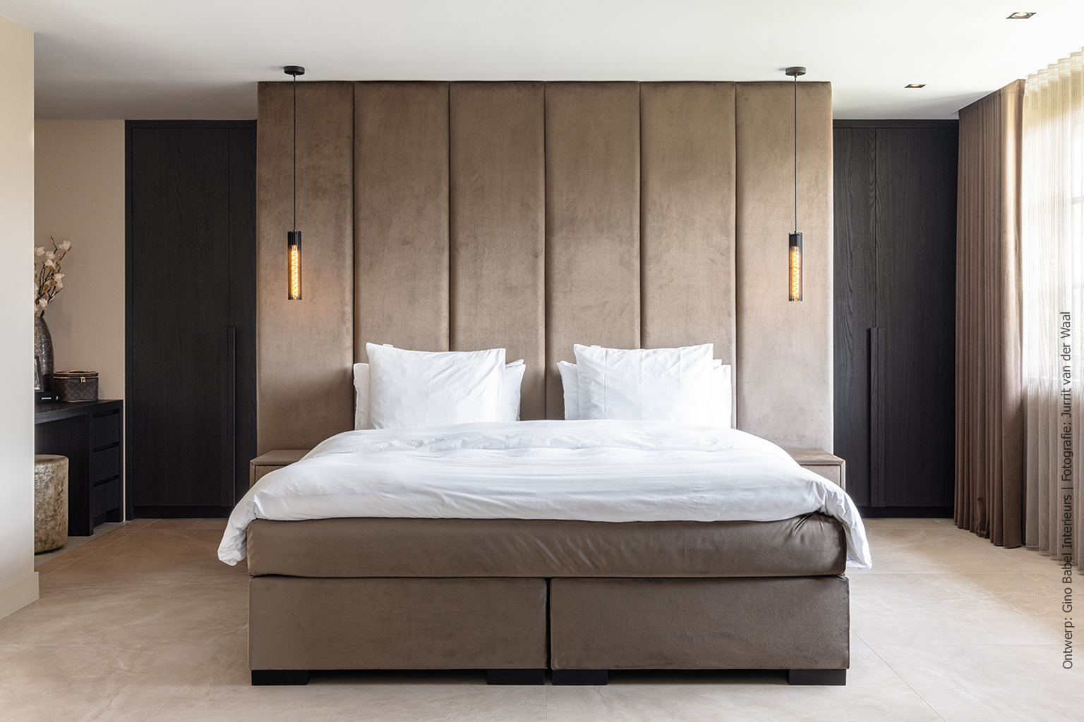 Een vleugje luxe in de slaapkamer met de verfijnde warmte van donker kastanjehout