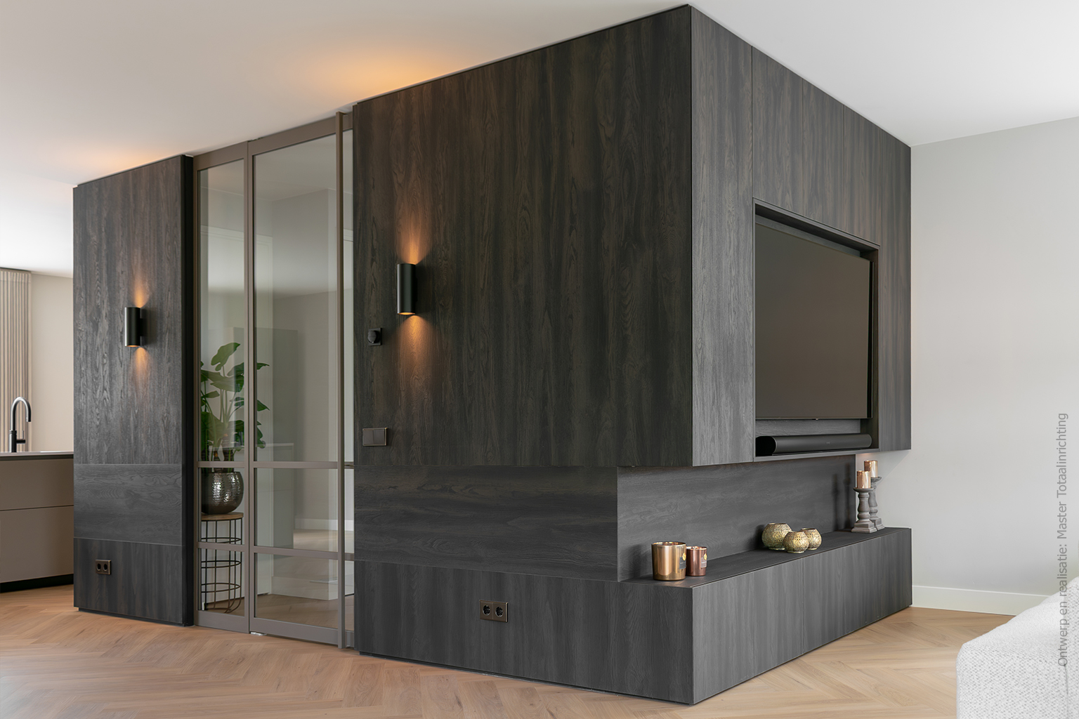 De uitstraling van verbrand hout vertaald naar maatwerk